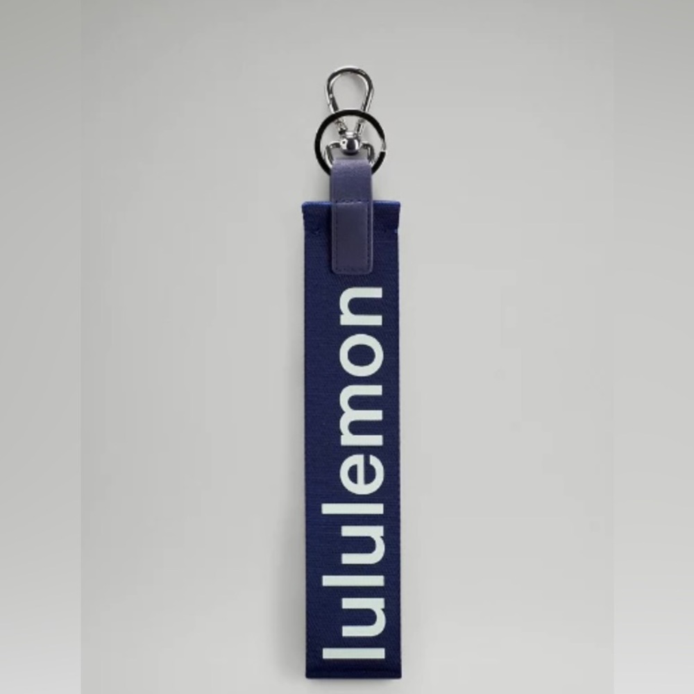LULULEMON NEVER LOST KEYCHAIN